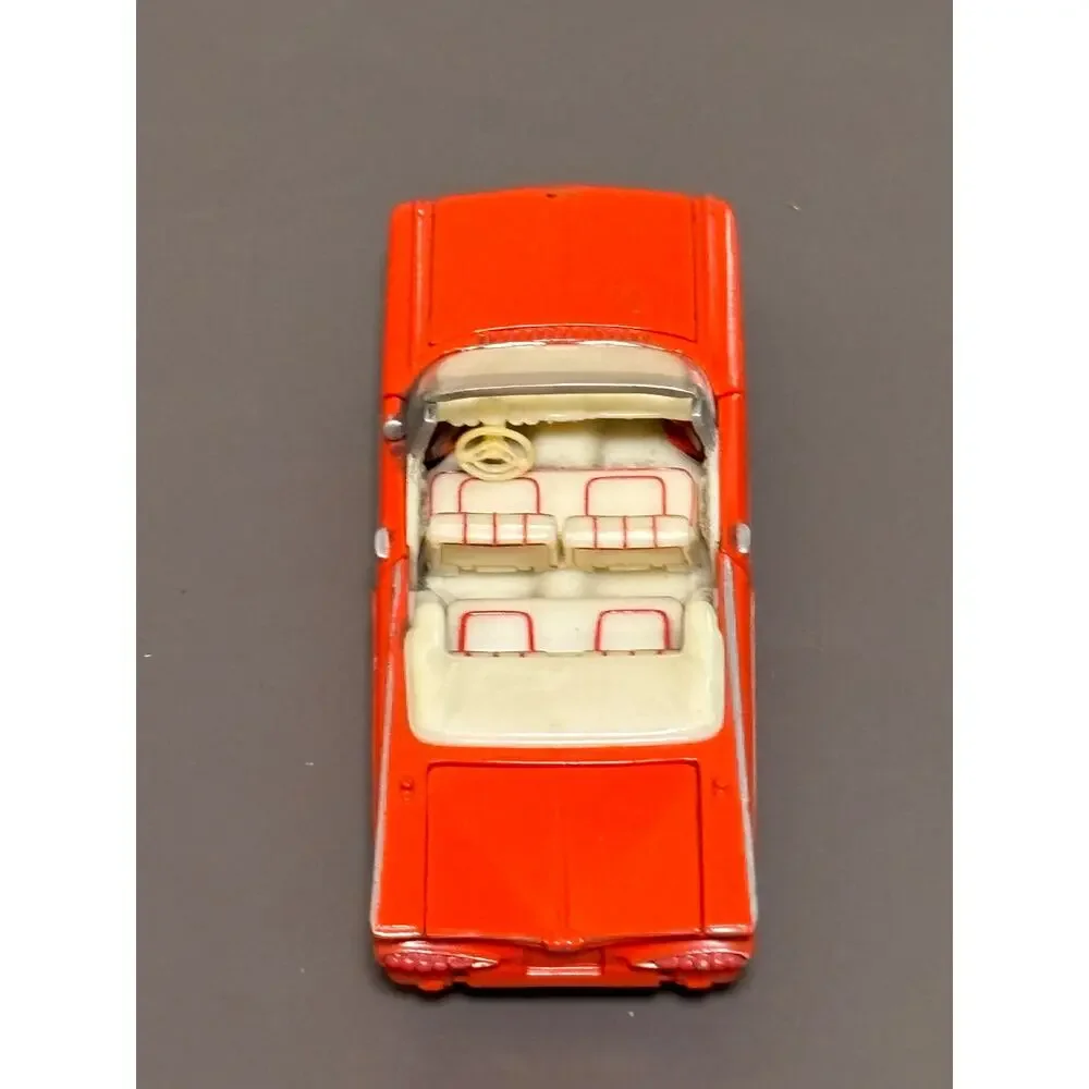 Road Champs 1959 Red Cream Chevy Impala Die-Cast Model Car 1:43 Scale 1998